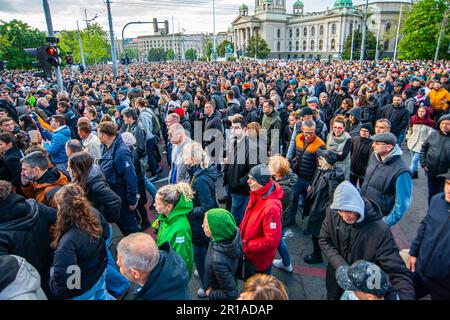 12. Mai 2023, Belgrad, Serbien, Protest gegen Gewalt, die durch Massenschießereien in der Belgrader Schule und in Mladenovac, Stadt bei Belgrad, ausgelöst wurde Stockfoto