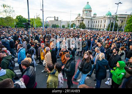 12. Mai 2023, Belgrad, Serbien, Protest gegen Gewalt, die durch Massenschießereien in der Belgrader Schule und in Mladenovac, Stadt bei Belgrad, ausgelöst wurde Stockfoto