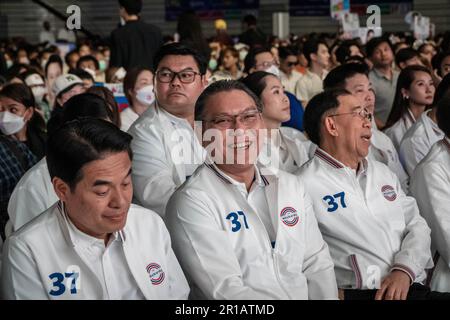 Bangkok, Thailand. 12. Mai 2023. Die leitenden Vertreter der Palang Pracharath Party (PPRP), die während der letzten großen Rallye im Thai-Japanisch-Stadion in Bangkok gesehen wurden. Kredit: SOPA Images Limited/Alamy Live News Stockfoto