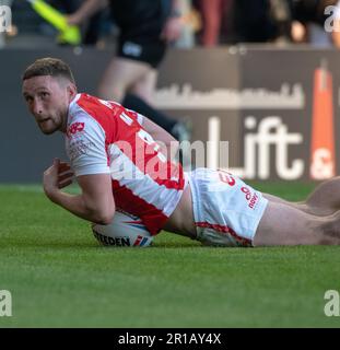 Warrington, Cheshire, England, 12. Mai 2023. Tom Opacic von Hull KR gewinnt den Eröffnungsversuch des Spiels während der Warrington Wolves V Hull Kingston Rovers im Halliwell Jones Stadium, der Betfred Super League. (Bild: ©Cody Froggatt/Alamy Live News) Stockfoto