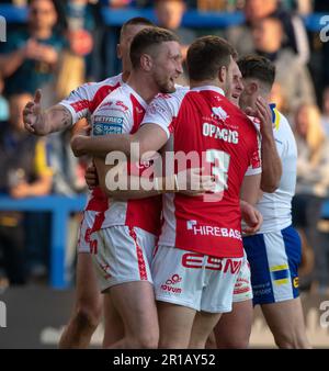 Warrington, Cheshire, England, 12. Mai 2023. Hull KR feiert den Eröffnungsversuch von Tom Opacic während der Warrington Wolves V Hull Kingston Rovers im Halliwell Jones Stadium, der Betfred Super League. (Bild: ©Cody Froggatt/Alamy Live News) Stockfoto