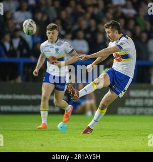 Warrington, Cheshire, England, 12. Mai 2023. Stefan Ratchford von Warrington erhält einen Elfmeter, während die Warrington Wolves V Hull Kingston Rovers im Halliwell Jones Stadium, der Betfred Super League, spielen. (Bild: ©Cody Froggatt/Alamy Live News) Stockfoto