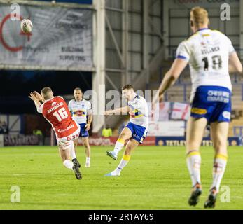 Warrington, Cheshire, England, 12. Mai 2023. George Williams von Warrington erzielt während der Warrington Wolves V Hull Kingston Rovers im Halliwell Jones Stadium, der Betfred Super League, ein Drop-Tor. (Bild: ©Cody Froggatt/Alamy Live News) Stockfoto