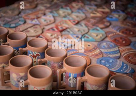 Peruanische Keramik-Souvenirs zum Verkauf Stockfoto
