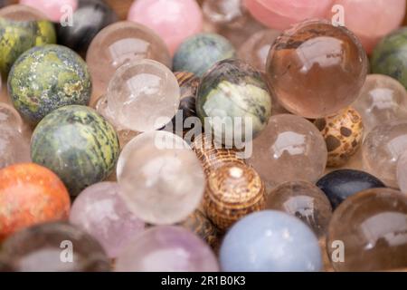 Ganzheitliche Heilsteine als Varietät Stockfoto