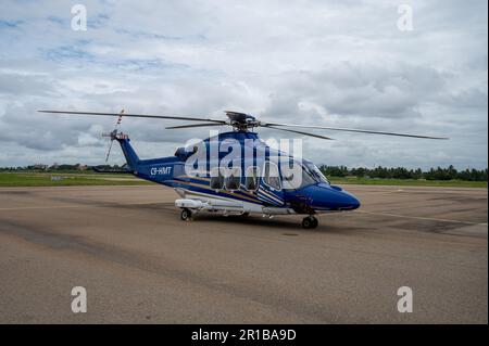 Leonardo (Augusta Westland) AW139 kommerzieller Hubschrauber C9-HMT parkte auf dem Vorfeld des Flughafens Nampula in Mosambik Stockfoto