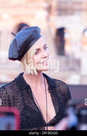 Rom, Italien. 12. Mai 2023. Schauspielerin Charlize Theron nimmt am 12. Mai 2023 an der Premiere des Films „Fast X“ vor dem Kolosseum in Rom Teil (Foto: Matteo Nardone/Pacific Press) Kredit: Pacific Press Media Production Corp./Alamy Live News Stockfoto