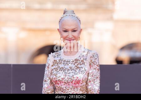 Rom, Italien. 12. Mai 2023. Schauspielerin Helen Mirren nimmt am 12. Mai 2023 an der Premiere des Films „Fast X“ vor dem Kolosseum in Rom Teil (Foto von Matteo Nardone/Pacific Press). Kredit: Pacific Press Media Production Corp./Alamy Live News Stockfoto