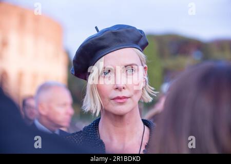Rom, Italien. 12. Mai 2023. Schauspielerin Charlize Theron nimmt am 12. Mai 2023 an der Premiere des Films „Fast X“ vor dem Kolosseum in Rom Teil (Foto: Matteo Nardone/Pacific Press) Kredit: Pacific Press Media Production Corp./Alamy Live News Stockfoto