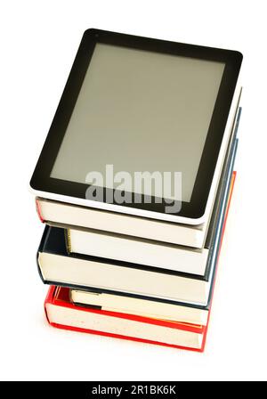 Komposition mit Büchern und Tablet-Computer isoliert auf weißem Hintergrund Stockfoto