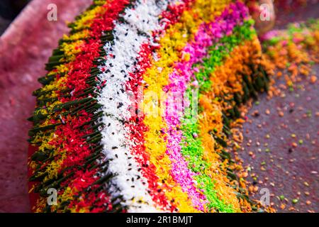 Dekoriert in Bangladesch traditionell garniert, farbenfrohe Masala kasturi paan oder Betelblätter Stockfoto