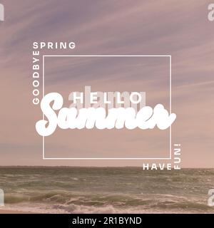 Kombination aus „Hallo Sommer“ und „Have fun“-Text mit Rechteck über wunderschöner Meereslandschaft am Himmel Stockfoto