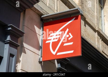 Bordeaux , Aquitaine France - 05 09 2023 : caisse d'epargne rotes Schild und Logo französische Wandfassade Eingang zur Einzelhandelsbank Stockfoto