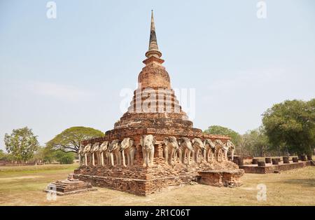 Wat Sorasak in der historischen Stadt Sukhothai, Thailand, gilt als erste Hauptstadt von Siam Stockfoto