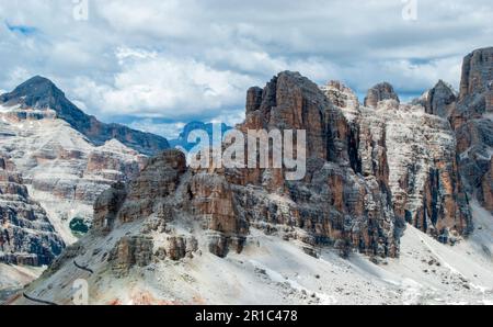 Die herrlichen Dolomiten am Falzarego Pass hoch oben auf dem Lagazuoi Berg Stockfoto