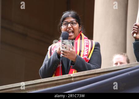 Sydney, Australien. 13. Mai 2023 Die Palästinenser und ihre Anhänger veranstalteten vor dem Rathaus von Sydney eine Kundgebung zum Gedenken an den 75. Jahrestag von Al Nakba. Die Forderungen der Demonstranten lauteten: "Beenden Sie die israelischen Militärangriffe auf Dschenin und Nablus im Westjordanland; unterstützen Sie das Rückkehrrecht für die Palästinenser; beenden Sie die Belagerung des Gazastreifens; beenden Sie die Besetzung Palästinas; lassen Sie die Al-Aqsa-Moschee in Ruhe; Australien: Kappten Sie die Verbindungen zur israelischen Apartheid." Im Bild: Ein Sprecher, der die Eelam Tamils repräsentiert. Kredit: Richard Milnes/Alamy Live News Stockfoto