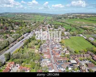 Great Missenden Village Buckinghamshire UK Hochwinkeldrohne, Luftaufnahme, Aussicht Stockfoto