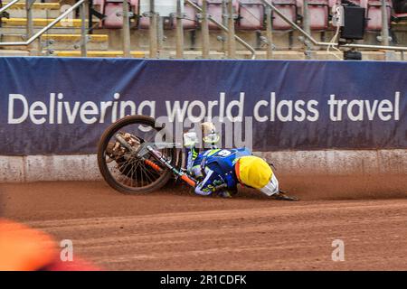 Luke Killeen beklagt sich während des Spiels der National Development League zwischen Belle Vue Colts und Oxford Chargers im National Speedway Stadium, Manchester, am Freitag, den 12. Mai 2023. (Foto: Ian Charles | MI News) Guthaben: MI News & Sport /Alamy Live News Stockfoto