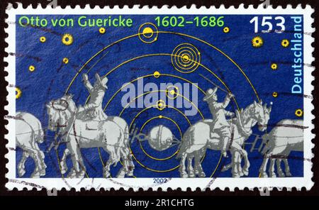 DEUTSCHLAND - CA. 2002: Ein in Deutschland gedruckter Stempel zeigt Otto von Guericke (1602-1686), war deutscher Physiker, ca. 2002 Stockfoto