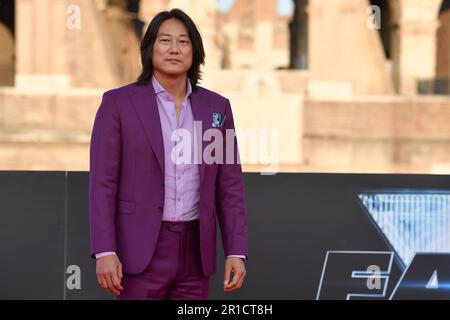 Schauspieler Sung Kang nimmt am 12. 2023. Mai im Kolosseum in Rom (Italien) an der „Fast X“-Filmpremiere Teil, dem zehnten Film in der „Fast & Furious Saga“. Stockfoto