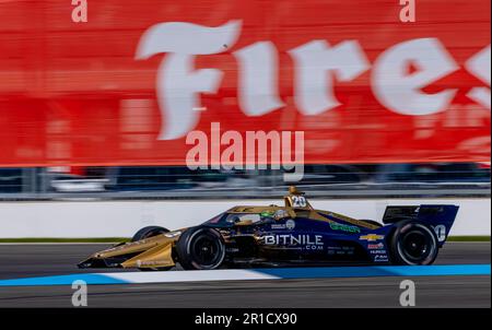 Indianapolis, USA. 12. Mai 2023. 12. Mai 2023 – Indianapolis, IN: CONOR DALY (20) aus Noblesville, Indiana, reist durch die Kurven während einer Übung für den GMR Grand Prix auf dem Indianapolis Motor Speedway in Indianapolis IN INDIANAPOLIS. (Kreditbild: © Walter G. Arce Sr./ZUMA Press Wire) NUR REDAKTIONELLE VERWENDUNG! Nicht für den kommerziellen GEBRAUCH! Stockfoto