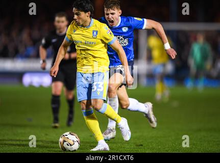 12. Mai 2023; London Road Stadium, Peterborough, Cambridgeshire, England; League One Play Off Football, Halbfinale, First Leg, Peterborough United gegen Sheffield Mittwoch; Reece James (Sheffield Wednesday) Stockfoto