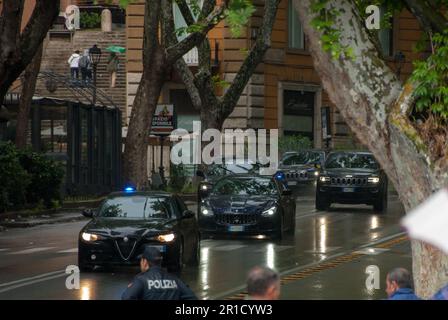 Rom, Italien. 13. Mai 2023. 13/05/2023 Rom, Autokolonne von Präsident Volodmyr Zelensky. PS: Das Foto kann unter Berücksichtigung des Kontextes, in dem es aufgenommen wurde, und ohne diffamierende Absicht des Anstands der repräsentierten Personen verwendet werden. Kredit: Unabhängige Fotoagentur/Alamy Live News Stockfoto