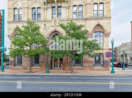 Die Bank of America befindet sich jetzt im Syracuse Savings Bank Building am Clinton Square, dem ehemaligen Pfad des Erie Canal. Stockfoto