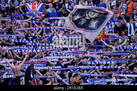 Rangers-Fans auf den Tribünen während des Cinch-Premiership-Spiels im Ibrox Stadium, Glasgow. Foto: Samstag, 13. Mai 2023. Stockfoto