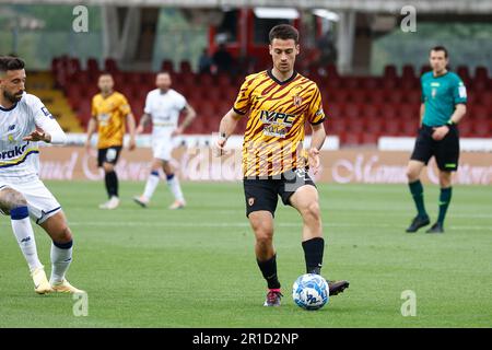 Benevento, Italien. 13. Mai 2023. Mattia Viviani (Benevento) während des Fußballspiels Benevento Calcio gegen Modena FC, italienisches Fußballspiel der Serie B in Benevento, Italien, Mai 13 2023 Kredit: Independent Photo Agency/Alamy Live News Stockfoto