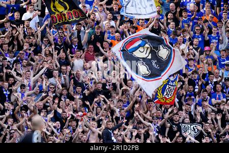 Rangers-Fans während des Cinch-Premiership-Spiels im Ibrox Stadium, Glasgow. Foto: Samstag, 13. Mai 2023. Stockfoto