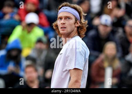 Rom, Italien. 13. Mai 2023. Andrey Rublev aus Russland reagiert während seines Spiels gegen Alex Molcan aus der Slowakei beim Internazionali BNL d'Italia Tennis Turnier im Foro Italico in Rom am 13. Mai 2023. Kredit: Insidefoto di andrea staccioli/Alamy Live News Stockfoto