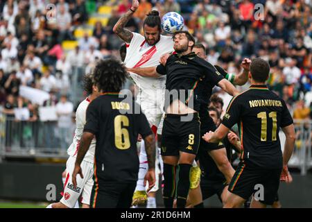 Venedig, Italien. 13. Mai 2023. Perugias Tiago Casasola in Aktion während des Fußballspiels der italienischen Serie BKT Venezia FC gegen Perugia im Pier Luigi Penzo Stadion in Venedig, Italien, 13. Mai 2023 Kredit: Live Media Publishing Group/Alamy Live News Stockfoto