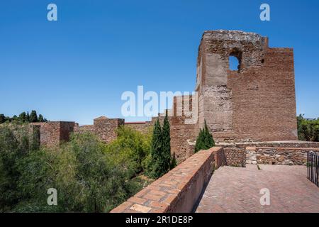 Torre del Homenaje (Burgturm) in der Festung Alcazaba - Malaga, Andalusien, Spanien Stockfoto