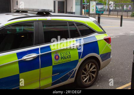 Southend-on-Sea, Essex, Großbritannien. Die Polizei von Essex führt nach einem Vorfall eine laufende Untersuchung im Stadtzentrum am Warrior Square, Southend, Essex fort, und heute Morgen ist noch ein Bereich abgesperrt, während Polizeibeamte weiterhin am Tatort präsent sind. In der Vergangenheit haben sich mehrere Einwohner über mehrere gewalttätige Zwischenfälle und Kämpfe in diesem Gebiet beschwert. Helen Cowles/Alamy Live News Stockfoto