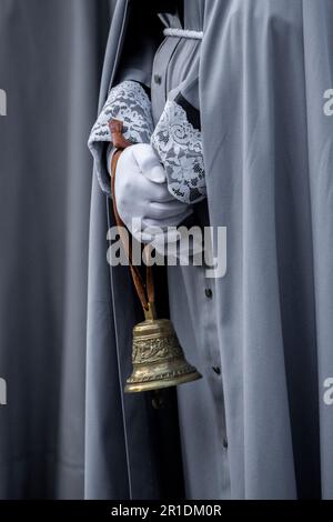 Detail der Mitglieder der Bruderschaft der Strafanstalt der Heiligen Leidenschaft Christi in der Prozession während Semana Santa in Valladolid, Spanien Stockfoto