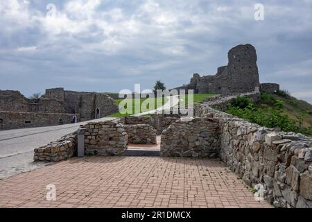 DEVIN, SLOWAKEI - 7. SEPTEMBER 2012: Ruinen der Burg Devin in der Nähe von Bratislava, Slowakei Stockfoto