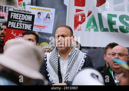 London, Großbritannien. 13. Mai 2023 NAKBA 75 - Nationalmarsch: Freies Palästina - Ende der Apartheid. Die Kundgebung fand vor dem 75. Jahrestag der Nakba statt, der am 15. Mai begangen wird. Die Nakba ist nicht nur ein historisches Ereignis, sondern ein über 75 Jahre andauernder Prozess der Unterdrückung, der durch die Kolonisierung von Land, die Durchsetzung der Apartheid und die militärische Besetzung umgesetzt wurde. Der Protest wird organisiert von: Palestine Solidarity Campaign, Stop the war Coalition, Palestinian Forum in Britain, Friends of Al-Aqsa, Muslim Association, Campaign for Nuclear Disarmament. Kredit: Waldemar Sikora/Alamy Live News Stockfoto