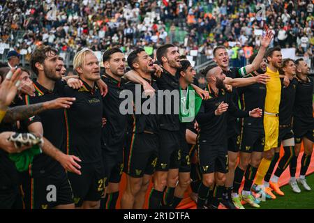 Venedig, Italien. 13. Mai 2023. Glück des FC Venezia nach dem Fußballspiel der italienischen Serie BKT Venezia FC gegen Perugia im Pier Luigi Penzo Stadion in Venedig, Italien, 13. Mai 2023 Kredit: Live Media Publishing Group/Alamy Live News Stockfoto