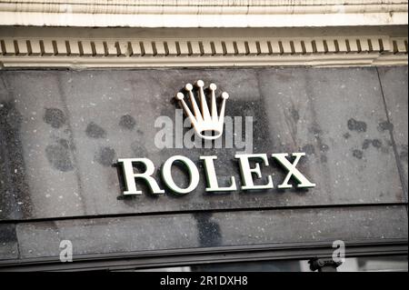 London, Großbritannien. 11. Mai 2023. Ein Ladenschild des ROLEX Store am 07. Mai 2023 in London, England. Foto: David Niviere/ABACAPRESS.COM Kredit: Abaca Press/Alamy Live News Stockfoto