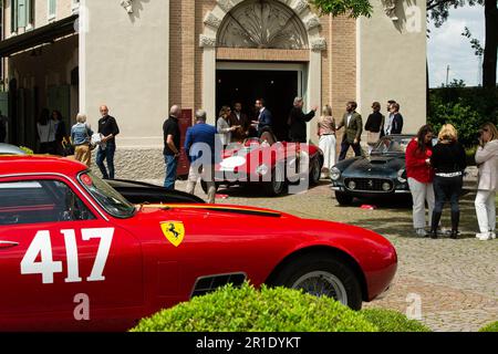 Modena, Italien. 13. Mai 2023. Modena, Modena, Italien, 13. Mai 2023, Cavallino Classic Modena 2023, die dritte Ausgabe des alljährlichen Concorso d'Eleganza, der das Prancing Horse im Casa Maria Luigia während Cavallino Classic Ferrari - Historical Motors Credit: Live Media Publishing Group/Alamy Live News feiert Stockfoto