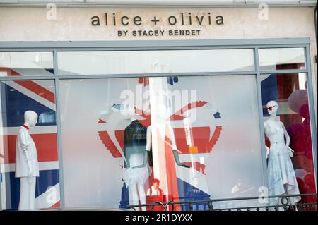 London, Großbritannien. 11. Mai 2023. Ein Ladenschild von Alice olivia vom Stacey Bendet Store, am 07. Mai 2023 in London, England. Foto: David Niviere/ABACAPRESS.COM Kredit: Abaca Press/Alamy Live News Stockfoto