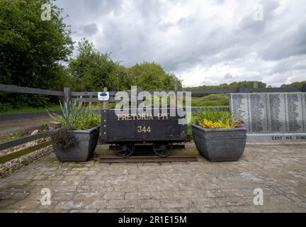 Das Pretoria Memorial erinnert an 344 Männer und Jungen, die am 21. Dezember 1910 in der Hulton Colliery bei Atherton, Lancashire, Großbritannien, starben Stockfoto