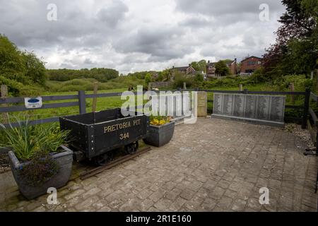 Das Pretoria Memorial erinnert an 344 Männer und Jungen, die am 21. Dezember 1910 in der Hulton Colliery bei Atherton, Lancashire, Großbritannien, starben Stockfoto