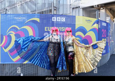 13. Mai 2023, Liverpool, Vereinigtes Königreich: 13. Mai 2023, Liverpool, Merseyside, Vereinigtes Königreich die Menschenmassen versammeln sich in Liverpool, England, vor dem Grand Final des Eurovision Song Contest (Kreditbild: © Andy von Pip/ZUMA Press Wire) NUR REDAKTIONELLE VERWENDUNG! Nicht für den kommerziellen GEBRAUCH! Stockfoto