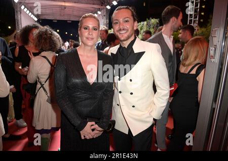 Anika Decker und Riccardo Simonetti bei der 73. Verleihung des Deutschen Filmpreises 2023 im Theater am Potsdamer Platz. Berlin, 12.05.2023 Stockfoto