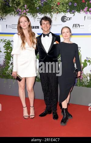 Pheline Roggan, Tim Oliver Schultz und Odine Johne bei der 73. Verleihung des Deutschen Filmpreises 2023 im Theater am Potsdamer Platz. Berlin, 12.05.2023 Stockfoto