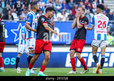 Heerenveen, Niederlande. 13. Mai 2023. HEERENVEEN, NIEDERLANDE - MAI 13: Julian Baas von Excelsior Rotterdam enttäuscht während des niederländischen Eredivisie-Spiels zwischen SC Heerenveen und Excelsior Rotterdam am 13. Mai 2023 im Abe Lenstra Stadion in Heerenveen, Niederlande (Foto von Pieter van der Woude/Orange Pictures) Guthaben: Orange Pics BV/Alamy Live News Stockfoto