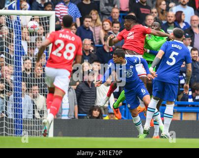 London, Großbritannien. 12. Mai 2023. 13. Mai 2023 - Chelsea gegen Nottingham Forest - Premier League - Stamford Bridge Taiwo Awoniyi erzielt sein erstes Tor während des Premier League-Spiels gegen Chelsea auf der Stamford Bridge, London. Bildkredit: Mark Pain/Alamy Live News Stockfoto