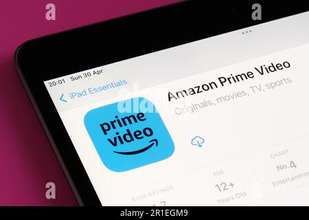 amazon Prime Video-App wird im App Store auf dem Bildschirm des ipads angezeigt. Selektiver Fokus. Stafford, Großbritannien, 6. Mai 2023 Stockfoto